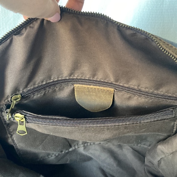 DUFFEL Travel Sports Bag Brown Gray Canvas Leather Multiple Zipper Pockets - Picture 4 of 10